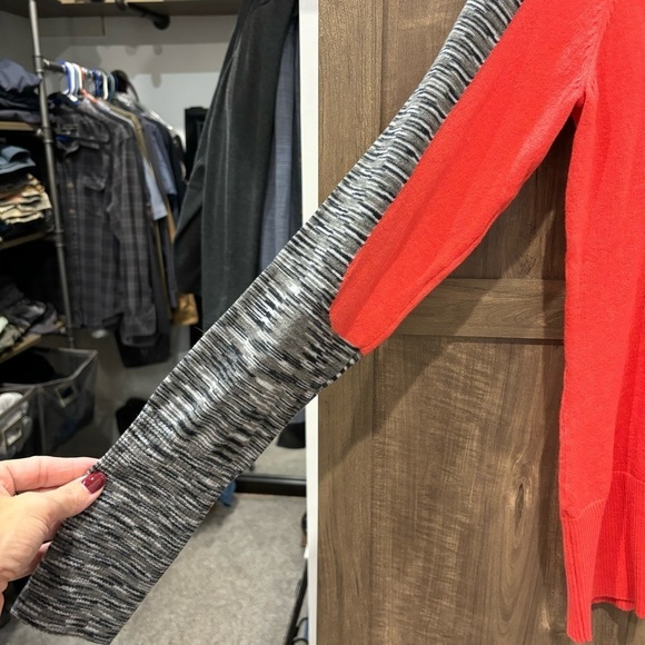 Title Nine Large Sweater V-neck Pullover - Picture 6 of 11